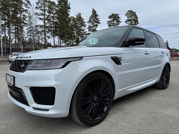 Land Rover Range Rover Sport 3 of 5