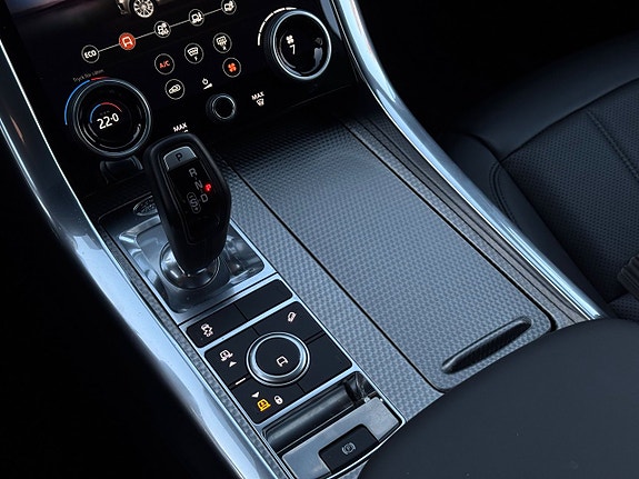 Land Rover Range Rover Sport 13 of 30