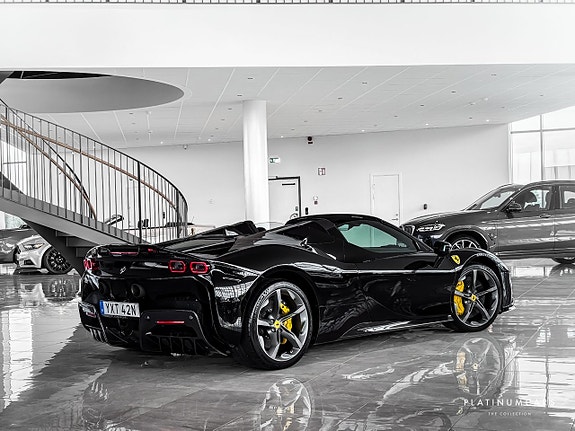 Ferrari SF90 Spider 3 of 5