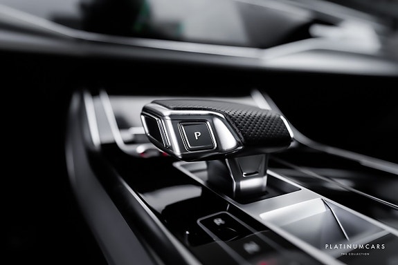 Audi SQ8 10 of 20