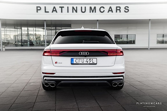 Audi SQ8 4 of 5