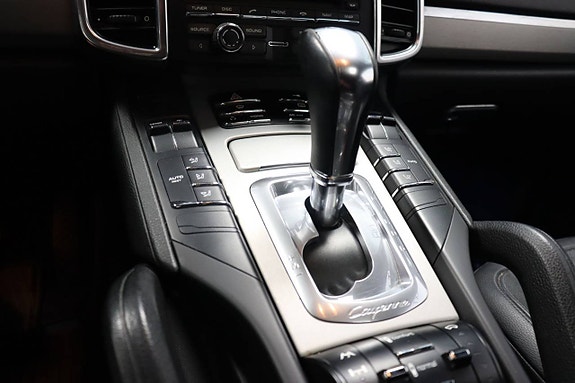 Porsche Cayenne 18 of 22