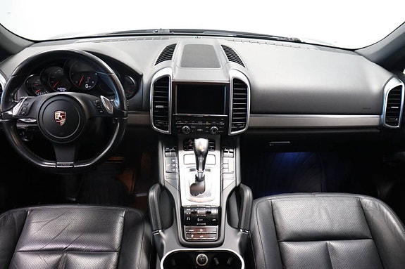 Porsche Cayenne 10 of 22