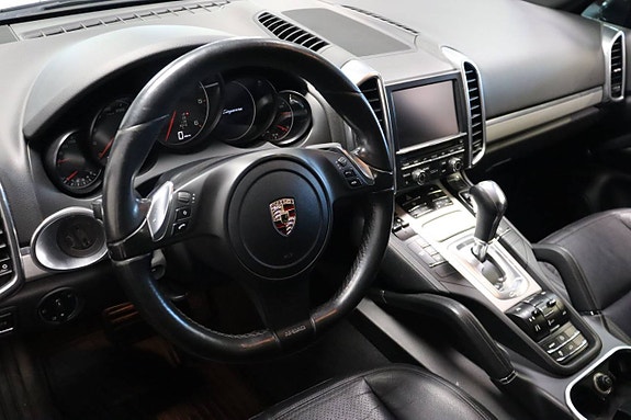 Porsche Cayenne 15 of 22