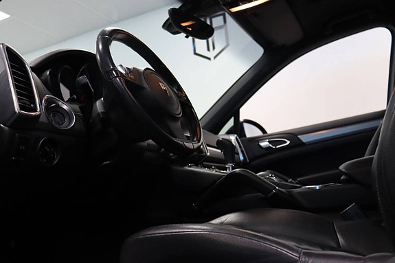 Porsche Cayenne 19 of 22
