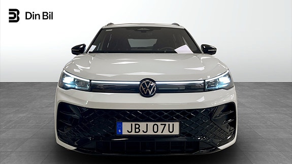 Volkswagen Tiguan 4 of 5