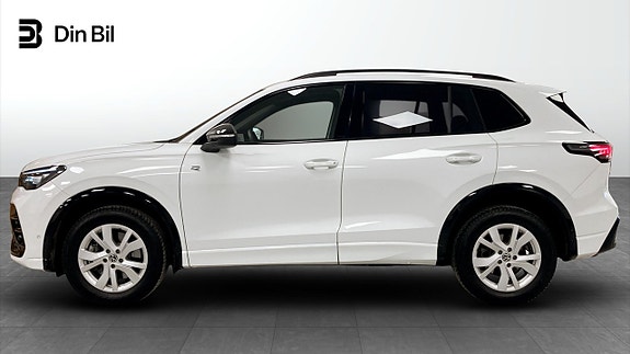 Volkswagen Tiguan 2 of 5