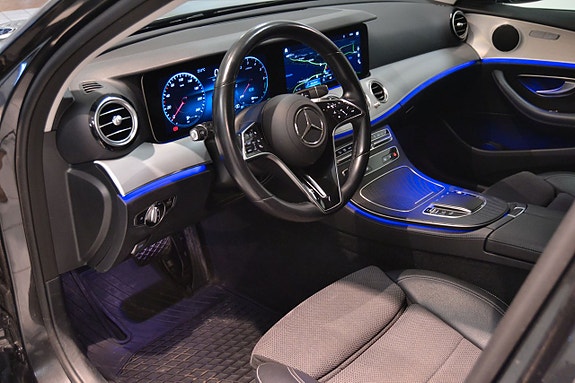 Mercedes-Benz E300 de 14 of 17