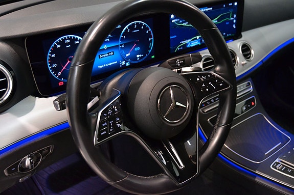 Mercedes-Benz E300 de 15 of 17