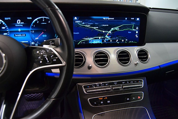 Mercedes-Benz E300 de 16 of 17