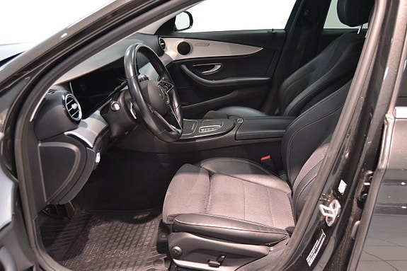 Mercedes-Benz E300 de 12 of 17