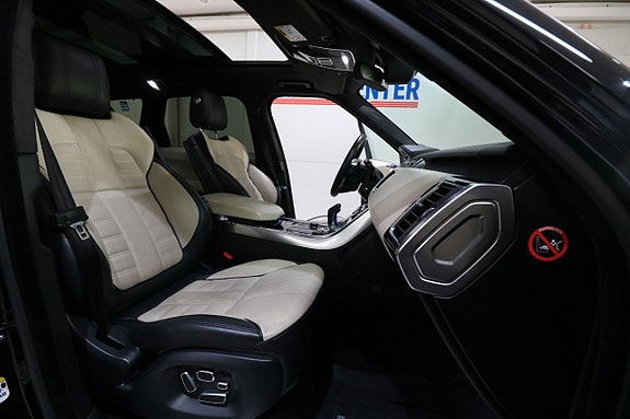 Land Rover Range Rover Sport 12 of 16