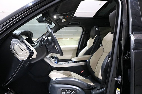 Land Rover Range Rover Sport 9 of 16