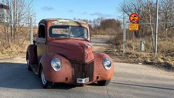 Ford Custom 3 of 5