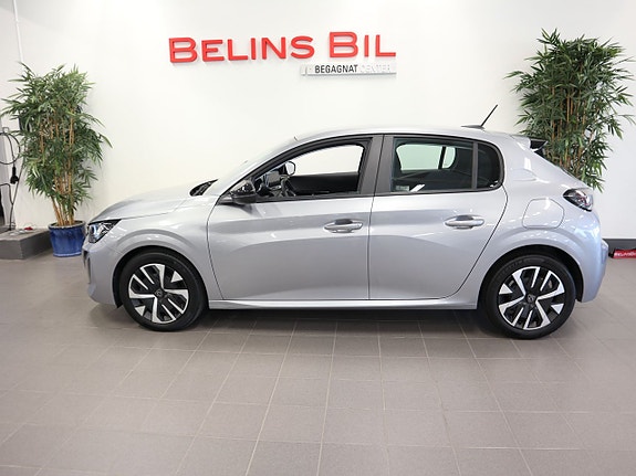 Peugeot 208 2 of 5