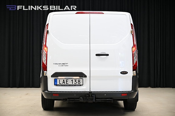 Ford Transit Custom 10 of 30