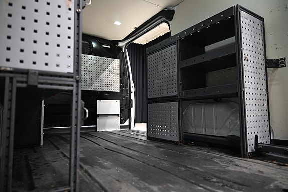 Ford Transit Custom 21 of 30