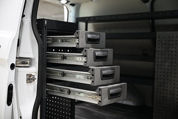 Ford Transit Custom 24 of 30