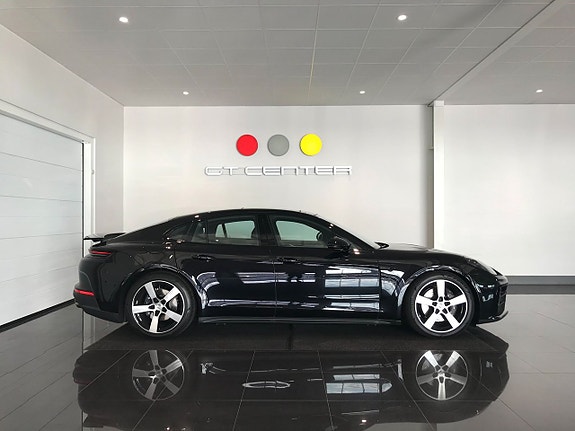 Porsche Panamera 4 2 of 5