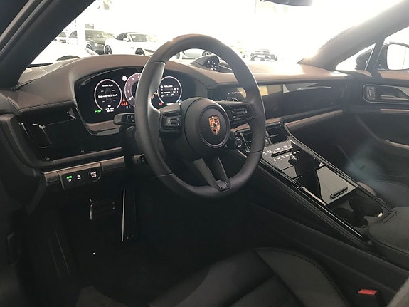 Porsche Panamera 4 6 of 16