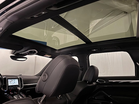Porsche Cayenne S 11 of 22