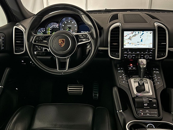 Porsche Cayenne S 13 of 22