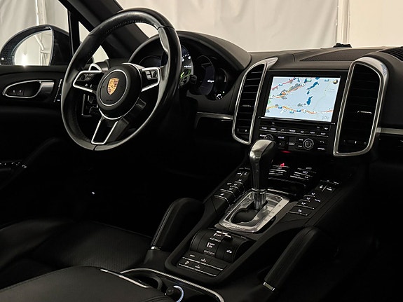 Porsche Cayenne S 14 of 22