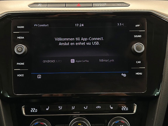 Volkswagen Passat Alltrack 18 of 24