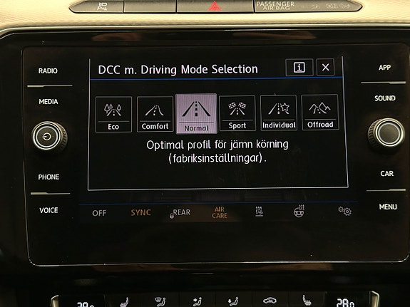 Volkswagen Passat Alltrack 22 of 24
