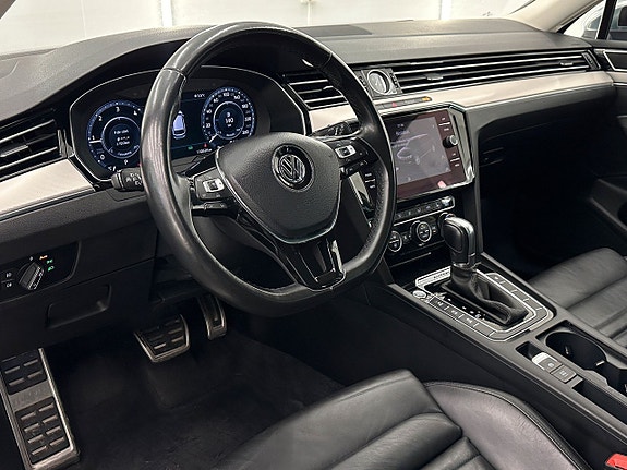 Volkswagen Passat Alltrack 8 of 24