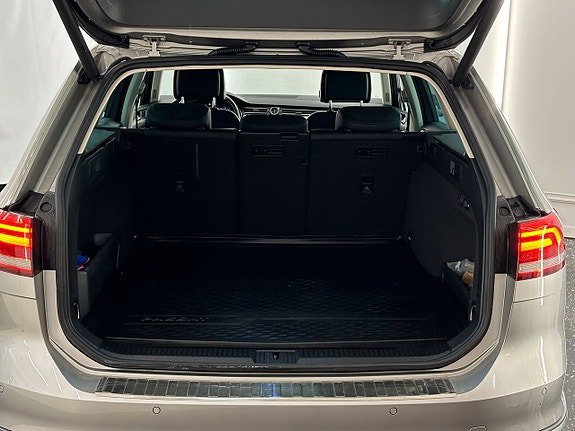 Volkswagen Passat Alltrack 7 of 24