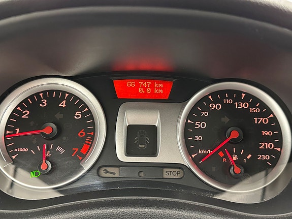 Renault Clio 13 of 17