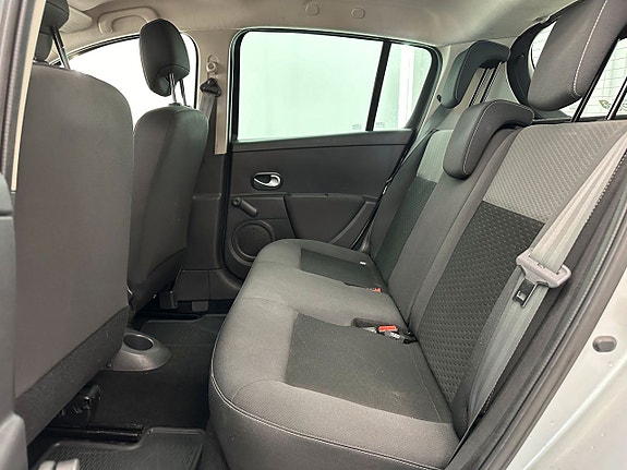 Renault Clio 9 of 17