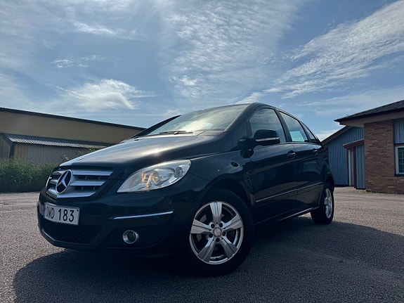 Mercedes-Benz B180