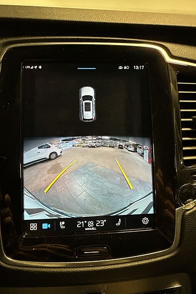 Volvo XC90 11 of 18
