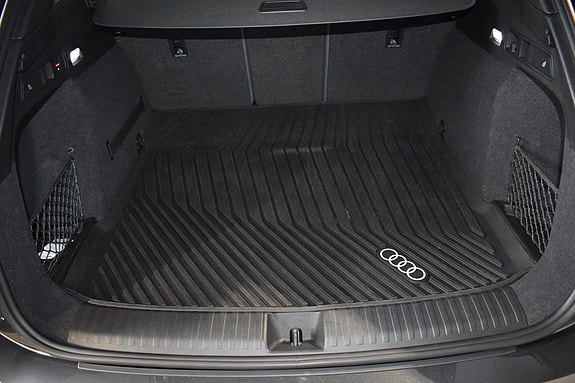 Audi Q6 e-tron 6 of 6