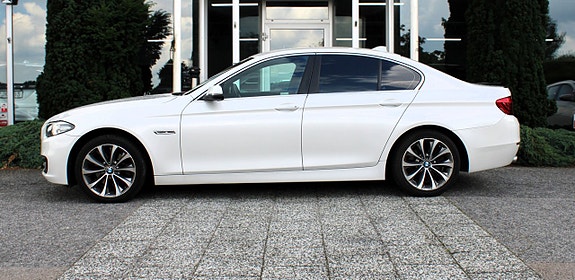 BMW 520d 3 of 5