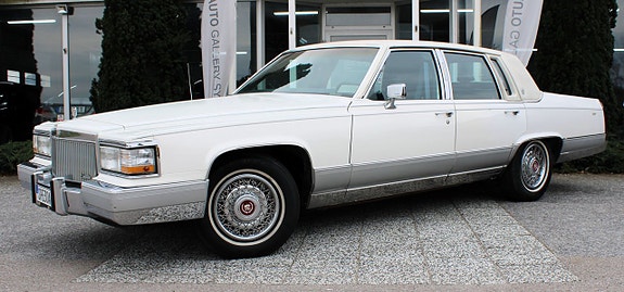 Cadillac Brougham 2 of 16