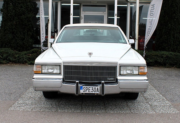 Cadillac Brougham