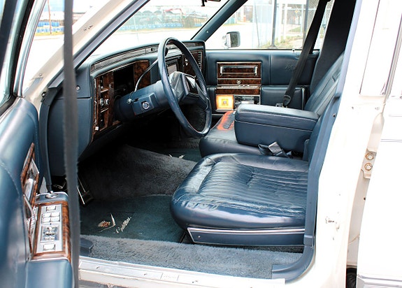 Cadillac Brougham 7 of 16