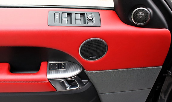 Land Rover Range Rover Sport 8 of 22