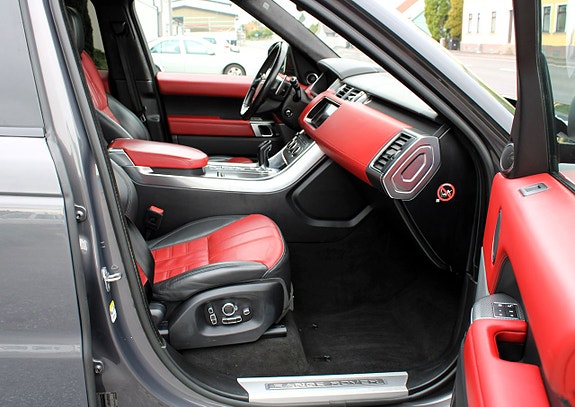 Land Rover Range Rover Sport 12 of 22