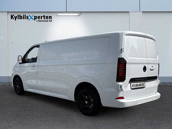 Volkswagen Transporter 3 of 5