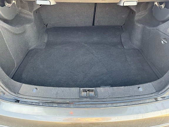 Mercedes-Benz C200 14 of 14