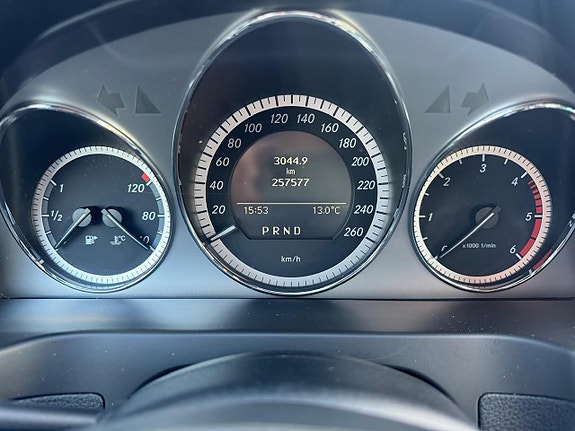 Mercedes-Benz C200 13 of 14