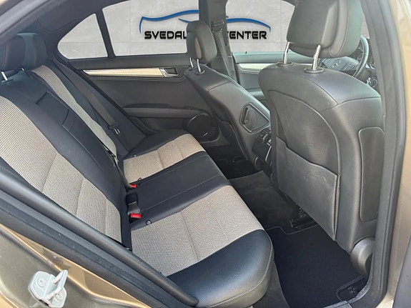Mercedes-Benz C200 9 of 14