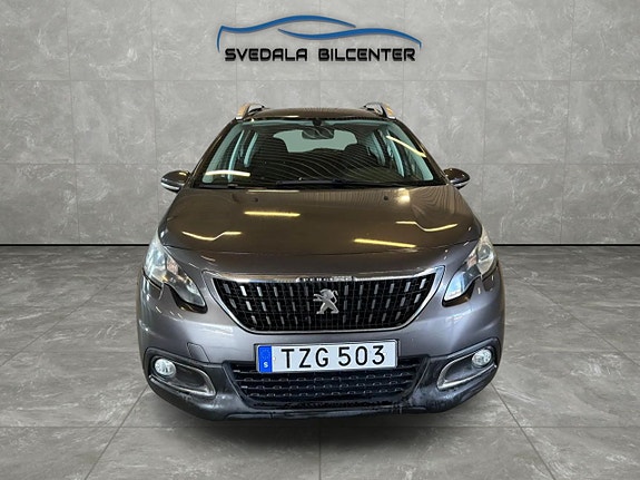 Peugeot 2008 2 of 5