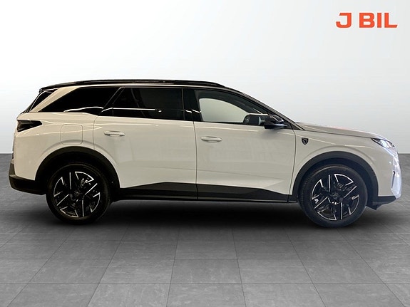 Peugeot 5008 2 of 5