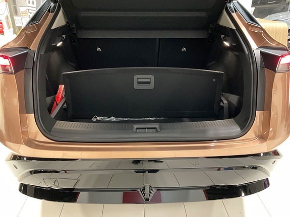 Nissan Ariya 11 of 21