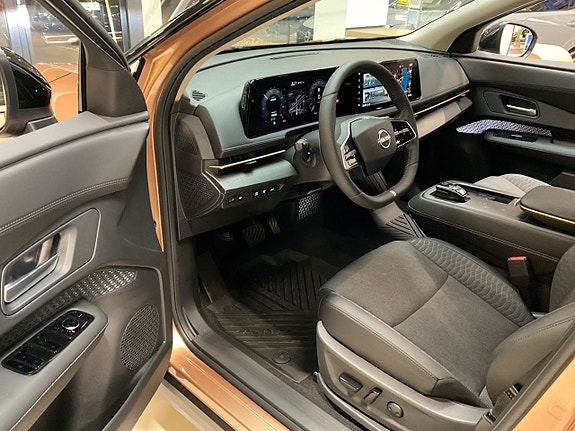 Nissan Ariya 13 of 21